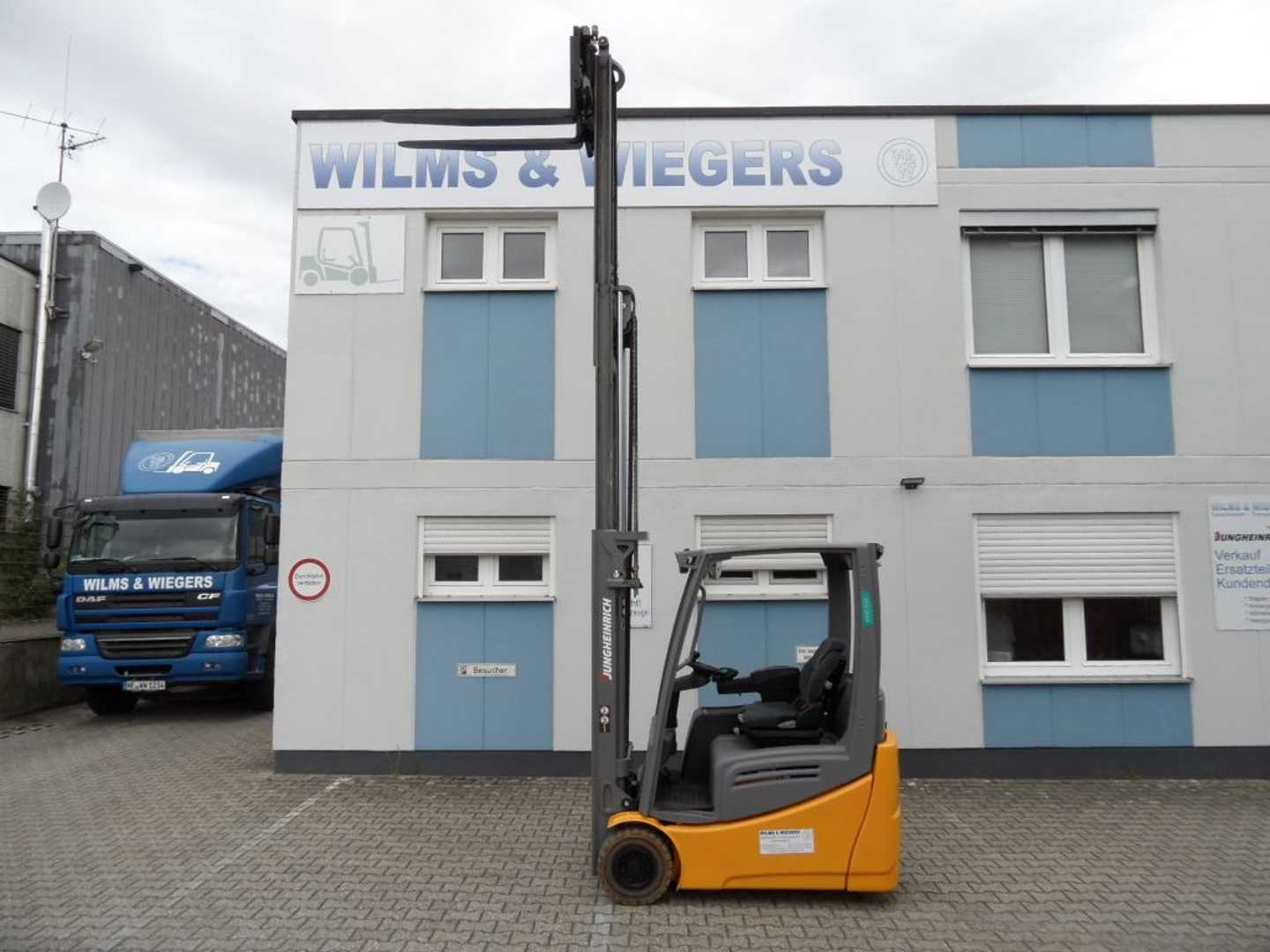 Used Forklift Jungheinrich EFG 216k - neue Batterie - Triplex 3 ratų šakinis krautuvas (Image 5) Used Forklift Jungheinrich EFG 216k - neue Batterie - Triplex 3 ratų šakinis krautuvas (Image 5)
