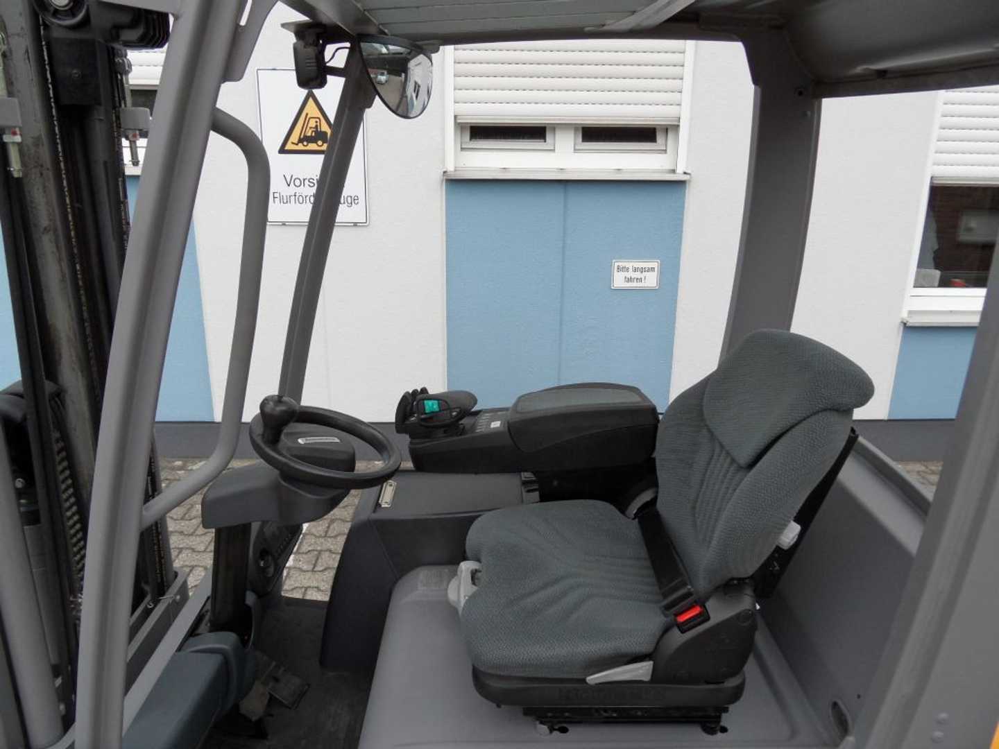 Used Forklift Jungheinrich EFG 216k - neue Batterie - Triplex 3 ratų šakinis krautuvas (Image 6) Used Forklift Jungheinrich EFG 216k - neue Batterie - Triplex 3 ratų šakinis krautuvas (Image 6)