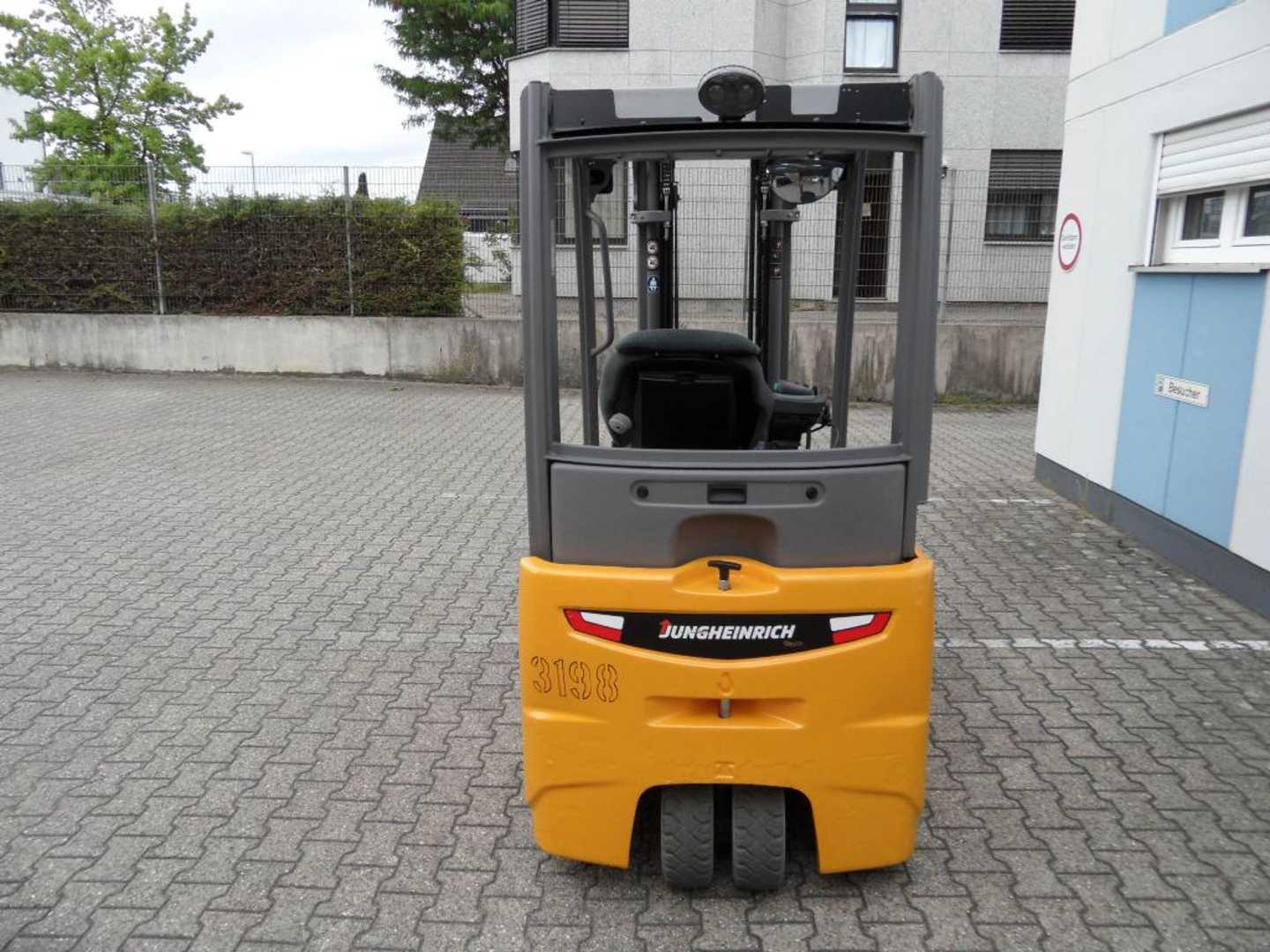 Used Forklift Jungheinrich EFG 216k - neue Batterie - Triplex 3 ratų šakinis krautuvas (Image 9) Used Forklift Jungheinrich EFG 216k - neue Batterie - Triplex 3 ratų šakinis krautuvas (Image 9)