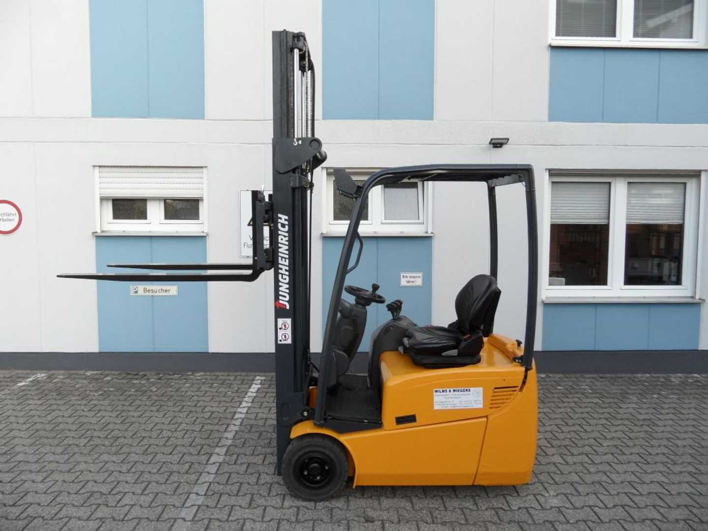 Used Forklift Jungheinrich EFG 115 - Freisichtmast 3 ratų šakinis krautuvas (Image 4) Used Forklift Jungheinrich EFG 115 - Freisichtmast 3 ratų šakinis krautuvas (Image 4)