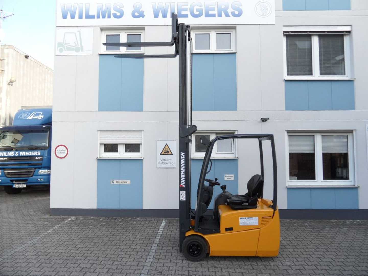 Used Forklift Jungheinrich EFG 115 - Freisichtmast 3 ratų šakinis krautuvas (Image 5) Used Forklift Jungheinrich EFG 115 - Freisichtmast 3 ratų šakinis krautuvas (Image 5)