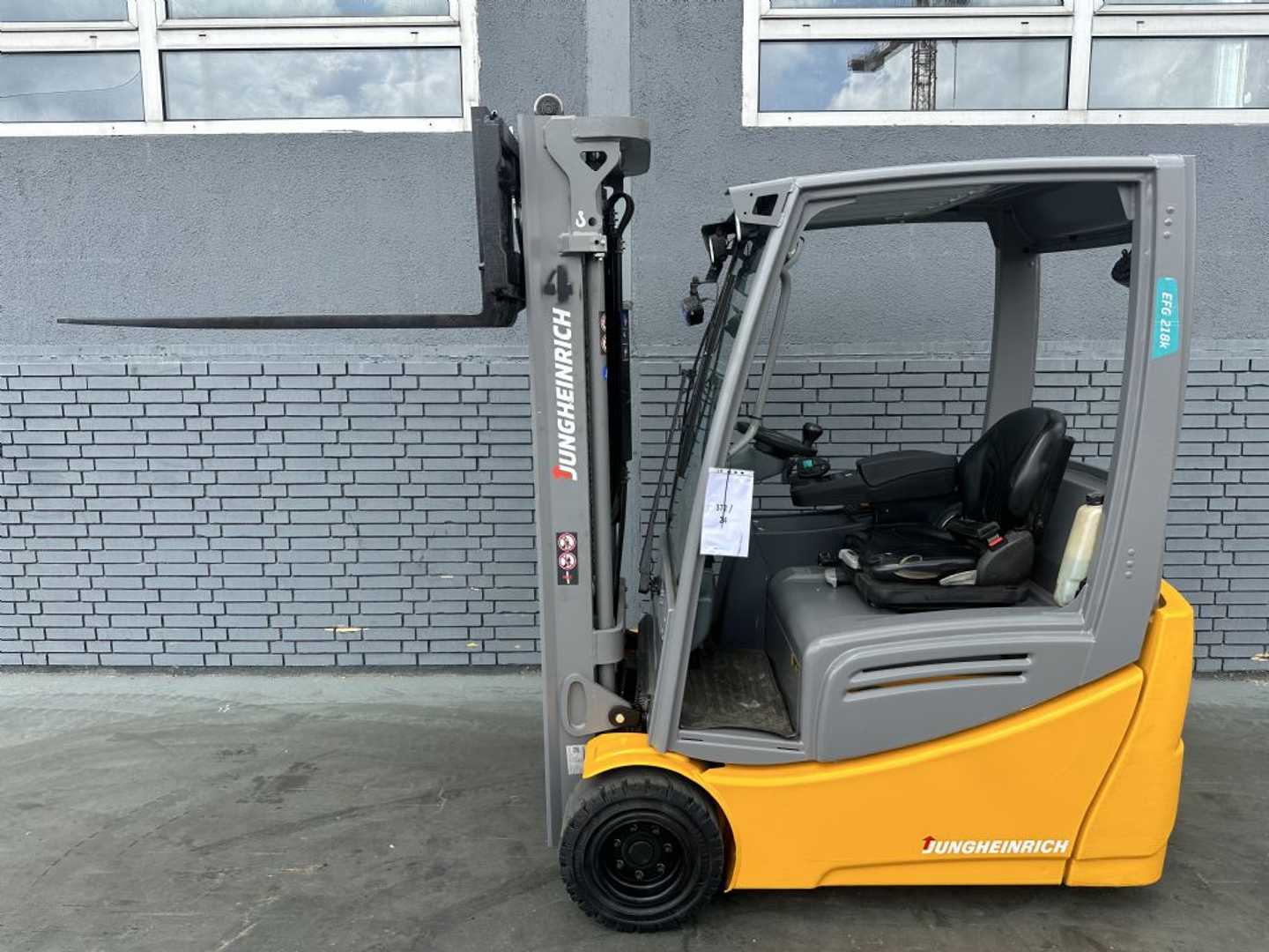 Used Forklift Jungheinrich EFG 216 Baujahr 2019 / Stunden 17827 HH 3,3M/ Duplex 3 ratų šakinis krautuvas (Image 4)