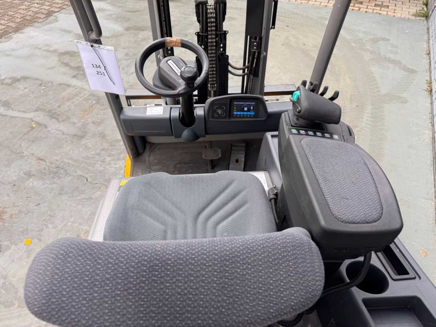 Used Forklift Jungheinrich EFG 218 Baujahr 2020 / Stunden 11827 HH 3100 3 ratų šakinis krautuvas (Image 3)