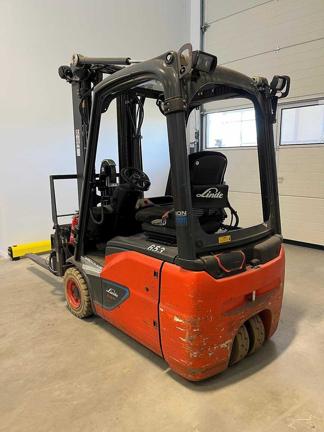 Used Forklift Linde E16C LI-ION 3 ratų šakinis krautuvas (Image 3) Used Forklift Linde E16C LI-ION 3 ratų šakinis krautuvas (Image 3)