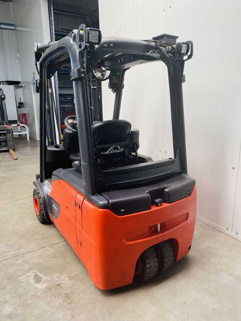 Used Forklift Linde E 20 L-02 EVO Duplex DZH 3 ratų šakinis krautuvas (Image 3) Used Forklift Linde E 20 L-02 EVO Duplex DZH 3 ratų šakinis krautuvas (Image 3)