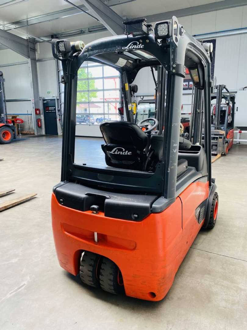 Used Forklift Linde E 20 L-02 EVO Duplex DZH 3 ratų šakinis krautuvas (Image 4) Used Forklift Linde E 20 L-02 EVO Duplex DZH 3 ratų šakinis krautuvas (Image 4)