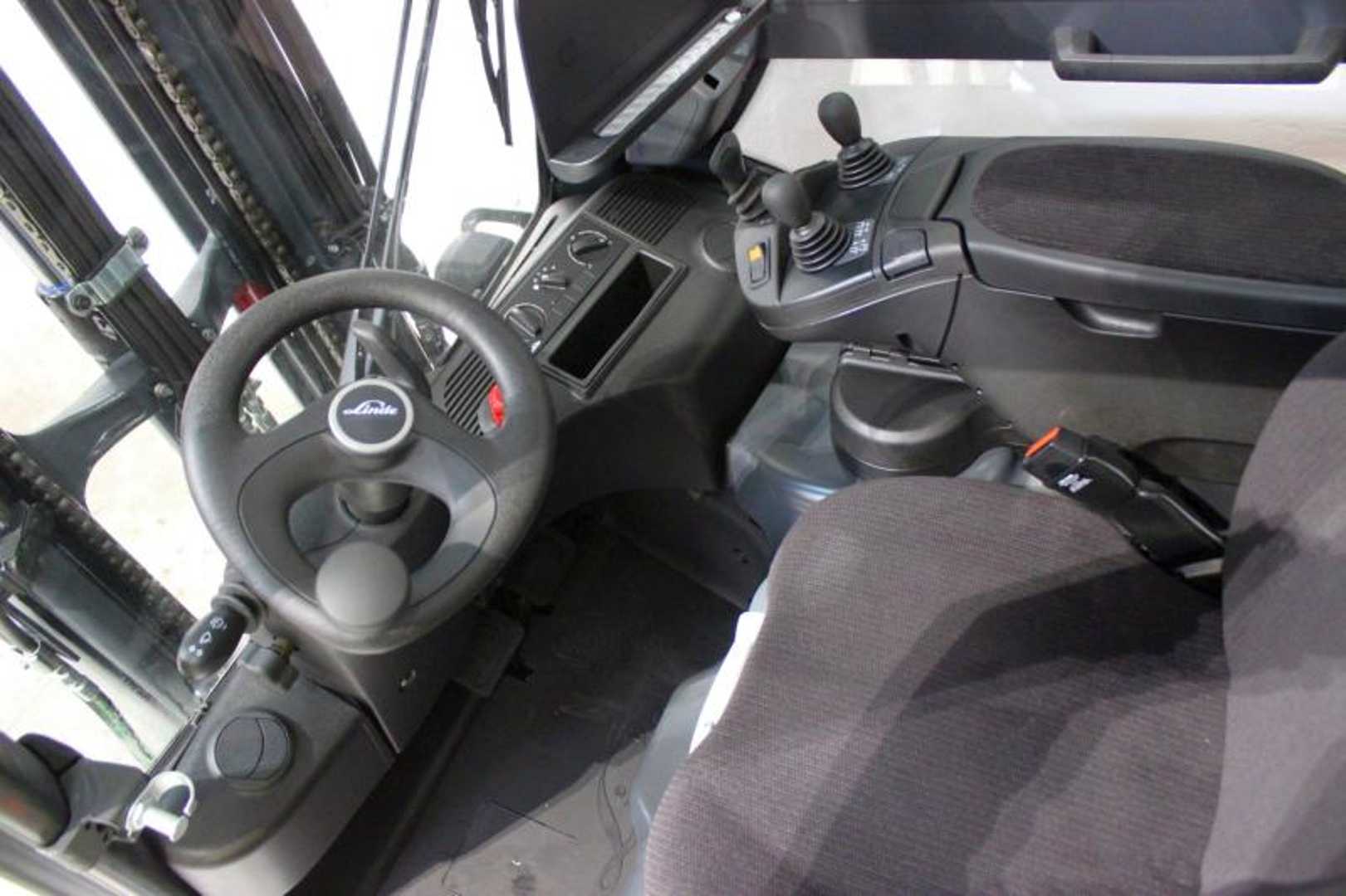 Used Forklift Linde E 16 C EVO 386-02 3 ratų šakinis krautuvas (Image 4) Used Forklift Linde E 16 C EVO 386-02 3 ratų šakinis krautuvas (Image 4)
