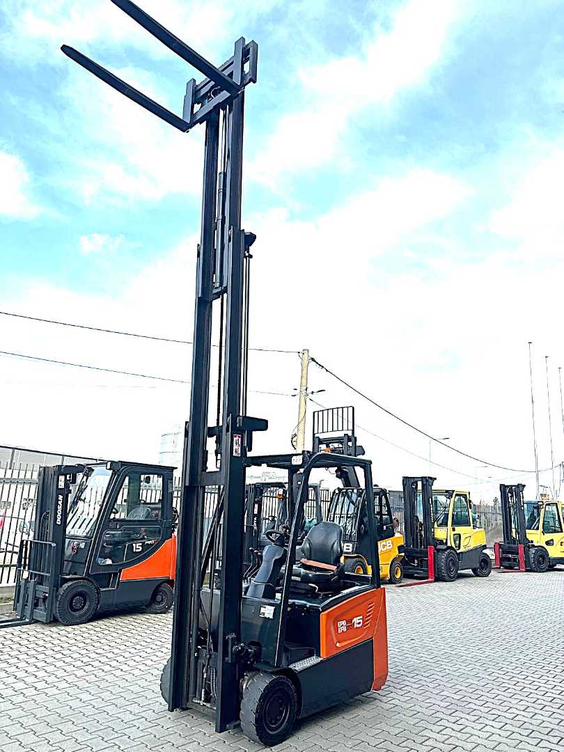 Used Forklift Linde Doosan B15T-7 2021 year /lithium battery /New price 3 ratų šakinis krautuvas (Image 3)