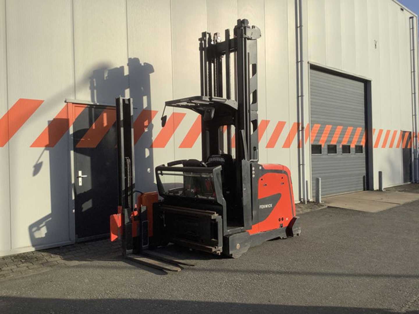 Used Forklift Linde K 3 ratų šakinis krautuvas (Image 1)
