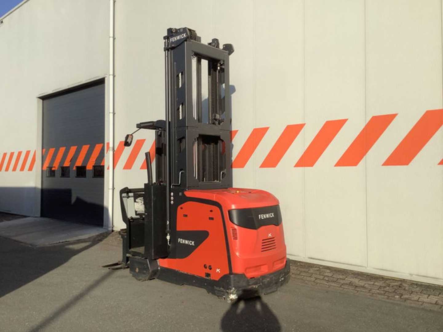 Used Forklift Linde K 3 ratų šakinis krautuvas (Image 2)