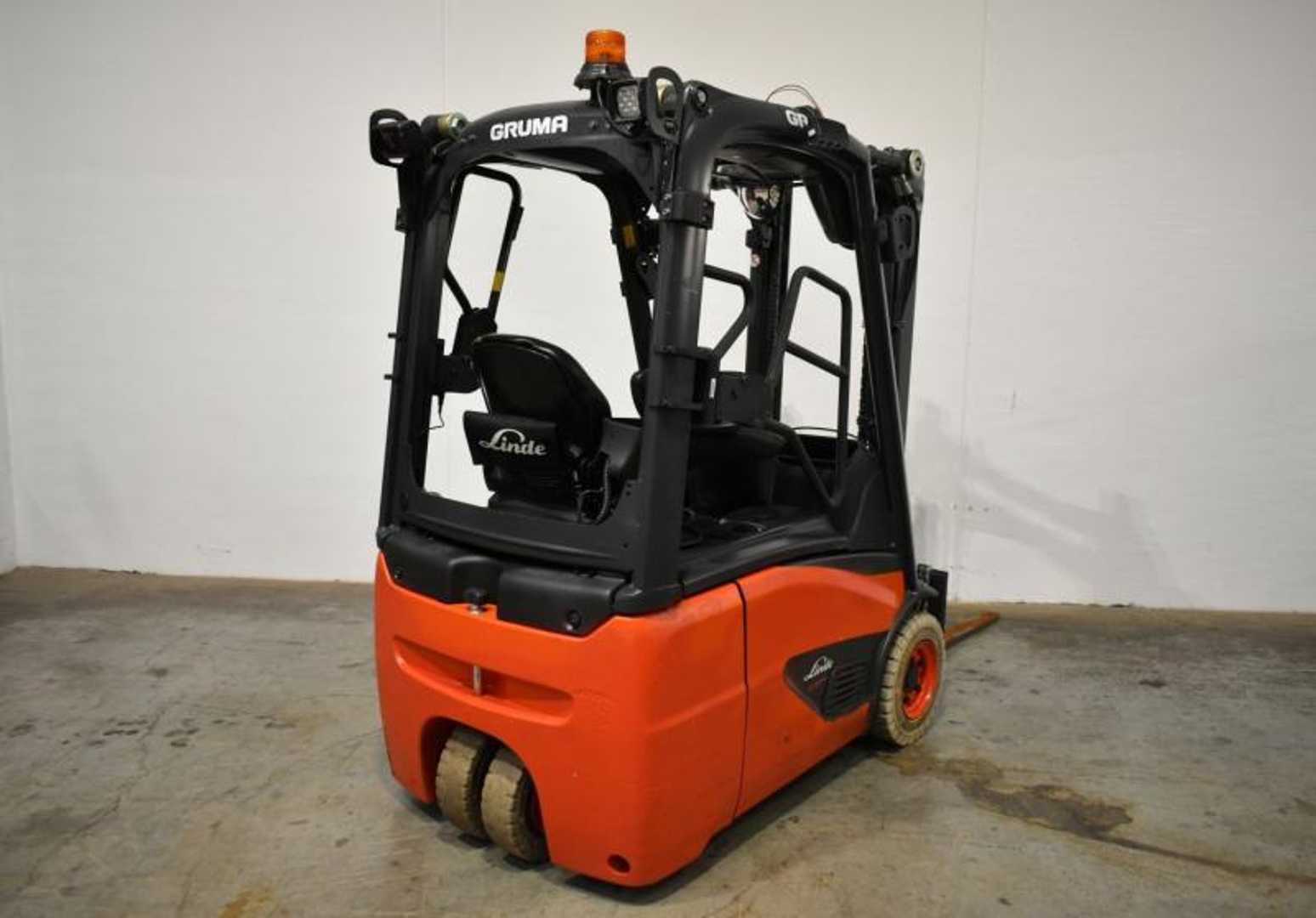 Used Forklift Linde E 15 EVO 386-02 3 ratų šakinis krautuvas (Image 2) Used Forklift Linde E 15 EVO 386-02 3 ratų šakinis krautuvas (Image 2)