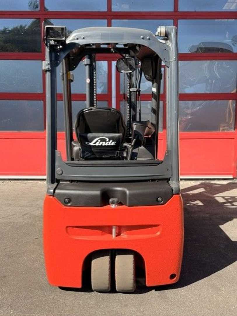 Used Forklift Linde E20L-02 3 ratų šakinis krautuvas (Image 6) Used Forklift Linde E20L-02 3 ratų šakinis krautuvas (Image 6)