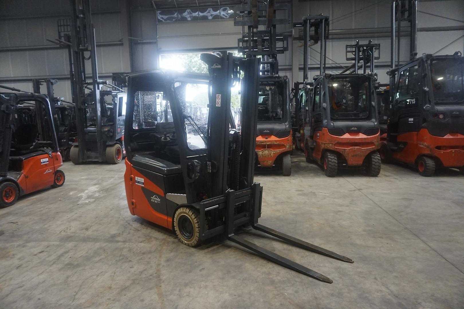 Used Forklift Linde EH 16-02 - Triplex - Nur 337 Stunden 3 ratų šakinis krautuvas (Image 3) Used Forklift Linde EH 16-02 - Triplex - Nur 337 Stunden 3 ratų šakinis krautuvas (Image 3)