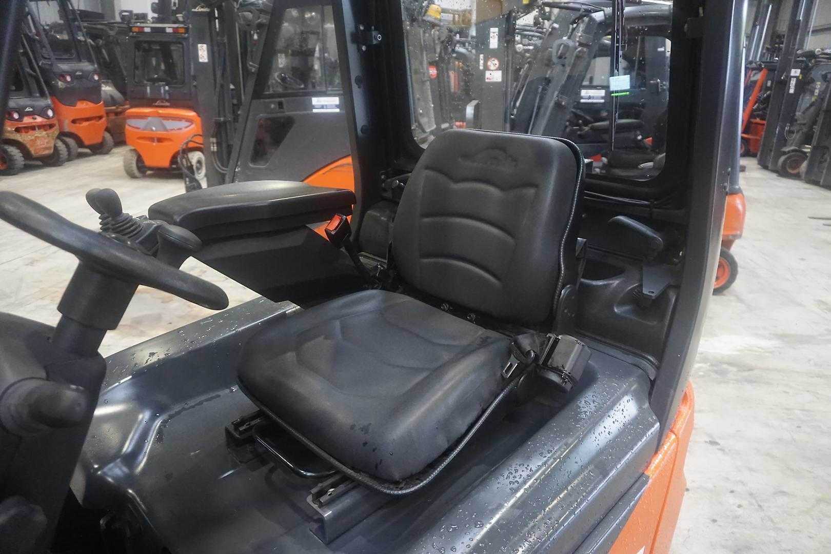 Used Forklift Linde EH 16-02 - Triplex - Nur 337 Stunden 3 ratų šakinis krautuvas (Image 5) Used Forklift Linde EH 16-02 - Triplex - Nur 337 Stunden 3 ratų šakinis krautuvas (Image 5)