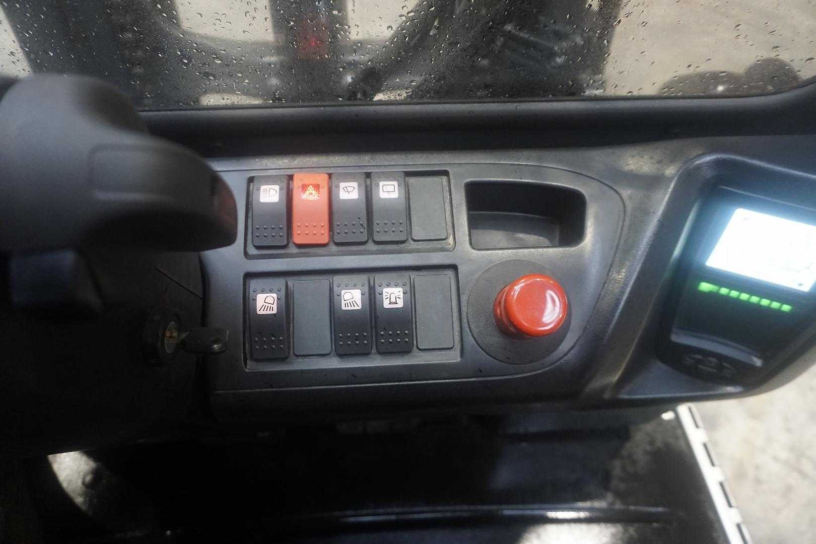 Used Forklift Linde EH 16-02 - Triplex - Nur 337 Stunden 3 ratų šakinis krautuvas (Image 8) Used Forklift Linde EH 16-02 - Triplex - Nur 337 Stunden 3 ratų šakinis krautuvas (Image 8)