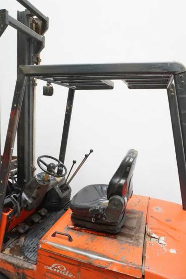 Used Forklift Linde E 25 Z 325 3 ratų šakinis krautuvas (Image 3) Used Forklift Linde E 25 Z 325 3 ratų šakinis krautuvas (Image 3)