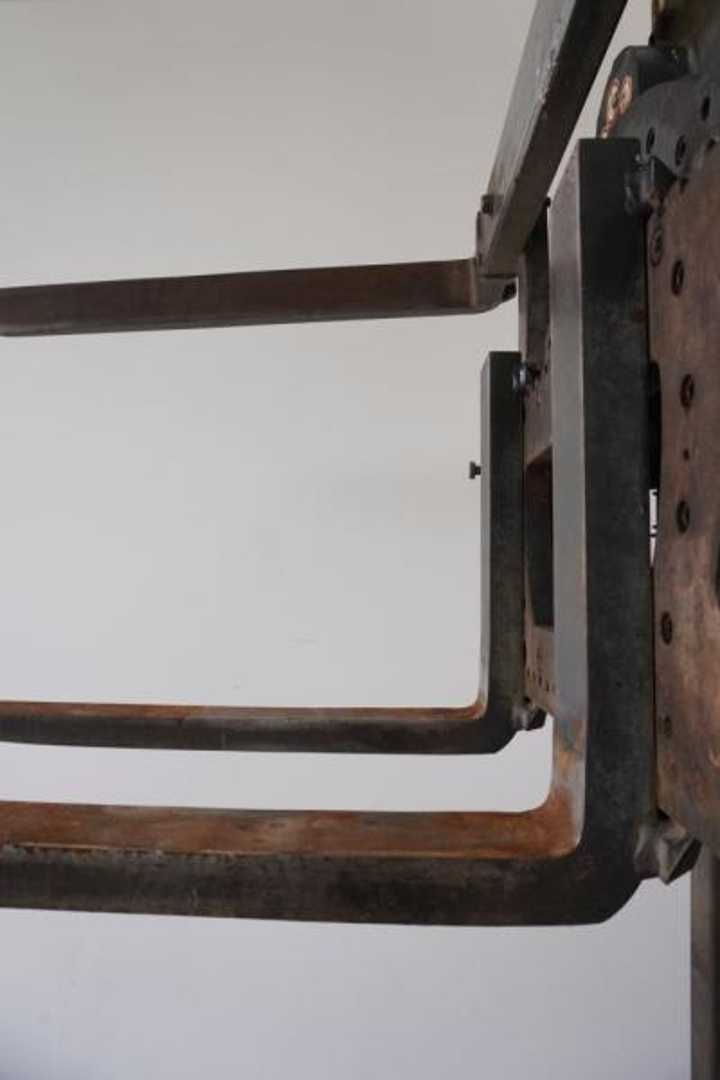 Used Forklift Linde E 25 Z 325 3 ratų šakinis krautuvas (Image 6) Used Forklift Linde E 25 Z 325 3 ratų šakinis krautuvas (Image 6)