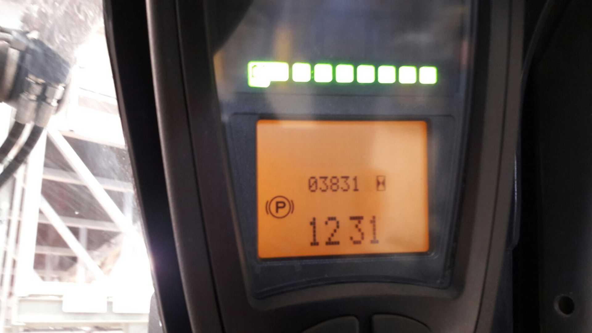 Used Forklift Linde E18L-01 3 ratų šakinis krautuvas (Image 2) Used Forklift Linde E18L-01 3 ratų šakinis krautuvas (Image 2)