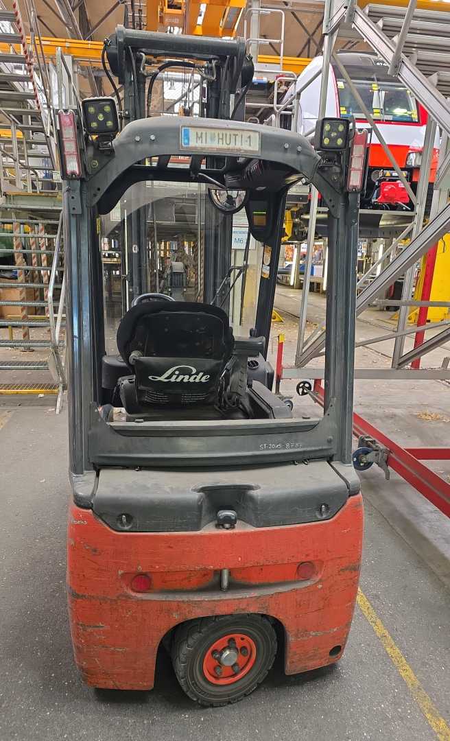 Used Forklift Linde E18L-01 3 ratų šakinis krautuvas (Image 5) Used Forklift Linde E18L-01 3 ratų šakinis krautuvas (Image 5)