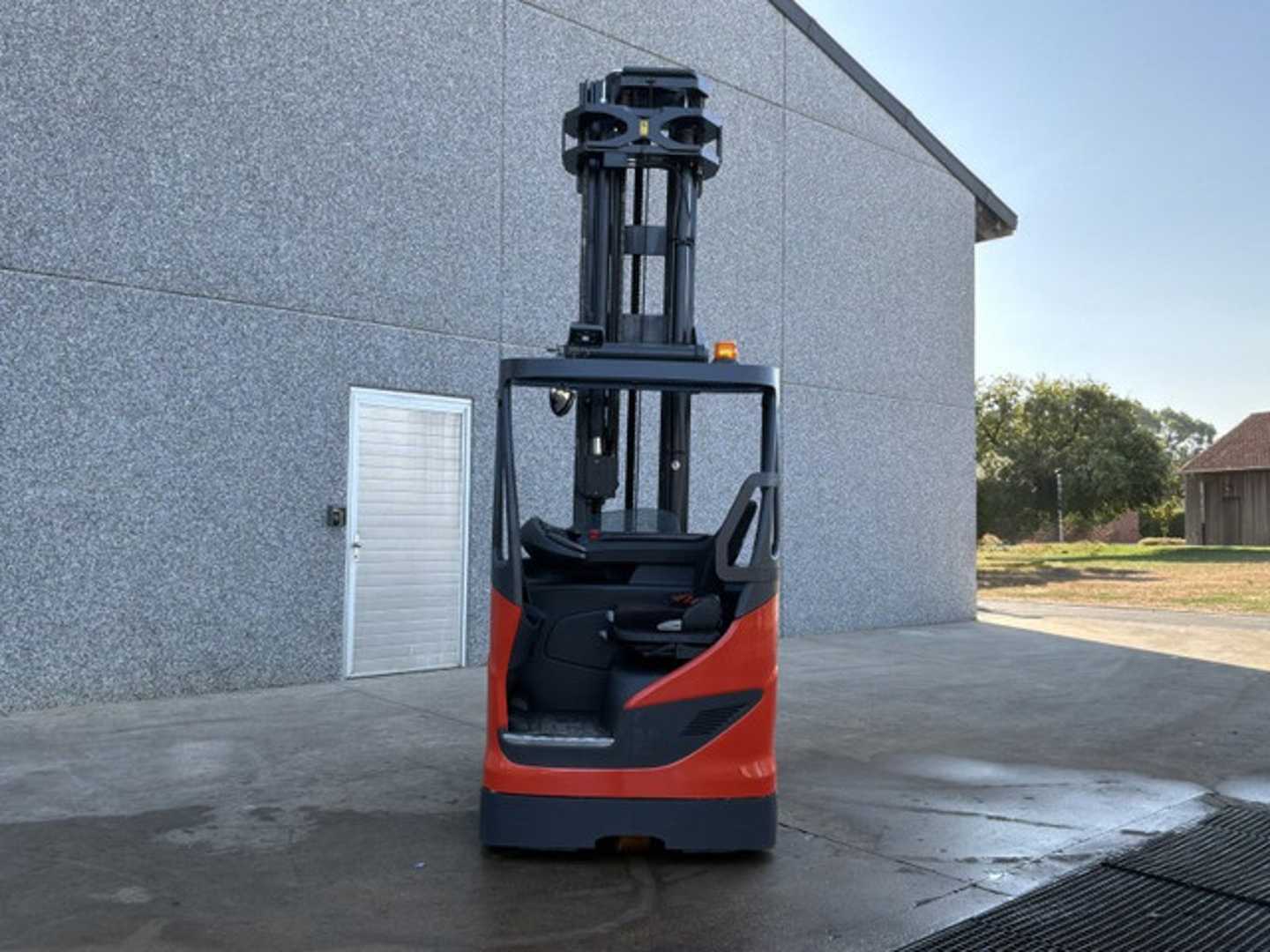 Used Forklift Linde R14HD-01 3 ratų šakinis krautuvas (Image 6) Used Forklift Linde R14HD-01 3 ratų šakinis krautuvas (Image 6)