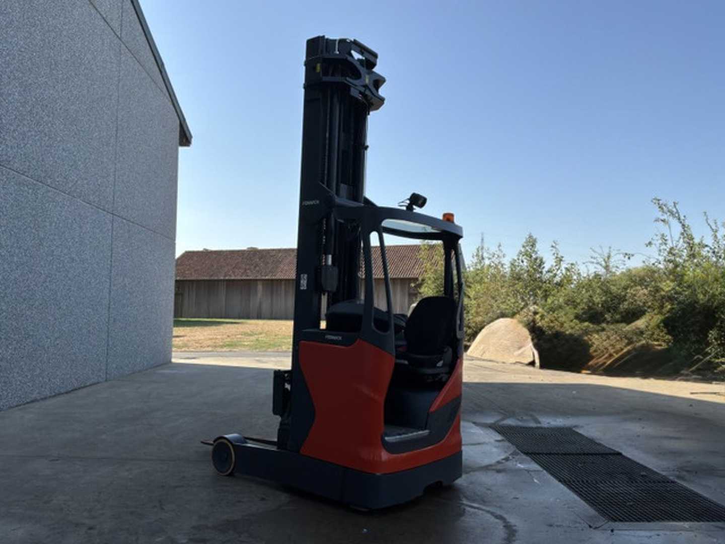 Used Forklift Linde R14HD-01 3 ratų šakinis krautuvas (Image 7) Used Forklift Linde R14HD-01 3 ratų šakinis krautuvas (Image 7)