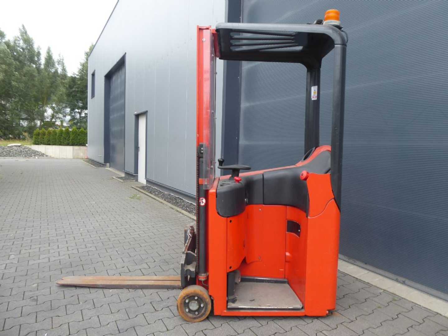 Used Forklift Linde E10 3 ratų šakinis krautuvas (Image 2) Used Forklift Linde E10 3 ratų šakinis krautuvas (Image 2)