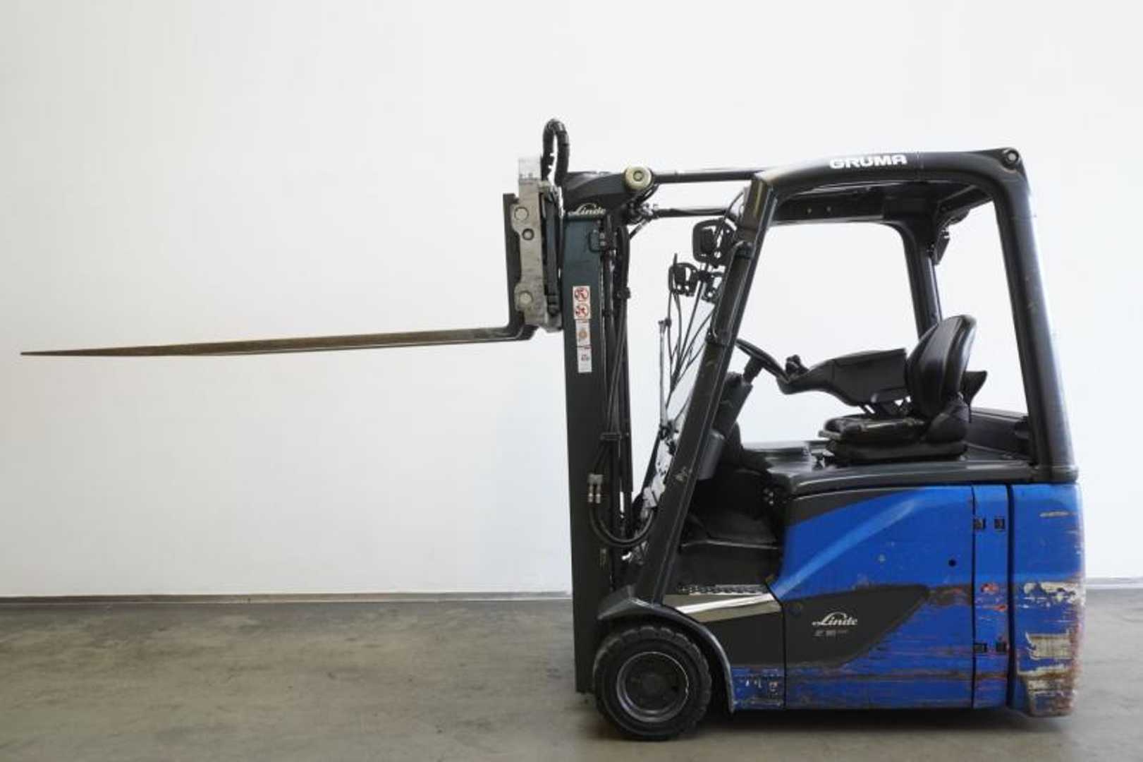 Used Forklift Linde E 16 H EVO 386-02 3 ratų šakinis krautuvas (Image 4) Used Forklift Linde E 16 H EVO 386-02 3 ratų šakinis krautuvas (Image 4)