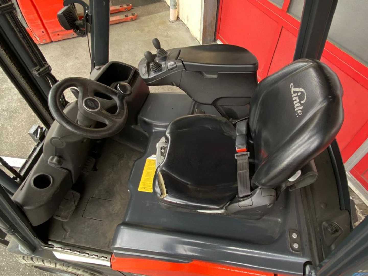 Used Forklift Linde E14-02 3 ratų šakinis krautuvas (Image 4) Used Forklift Linde E14-02 3 ratų šakinis krautuvas (Image 4)