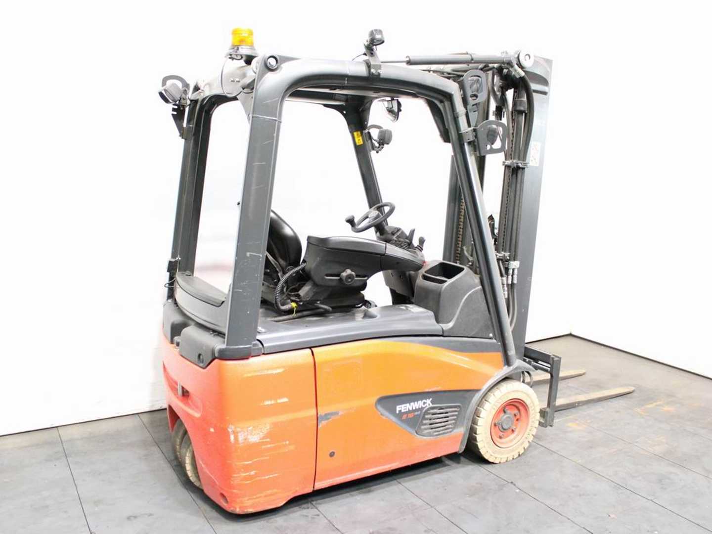 Used Forklift Linde E 16-02 386 3 ratų šakinis krautuvas (Image 2) Used Forklift Linde E 16-02 386 3 ratų šakinis krautuvas (Image 2)