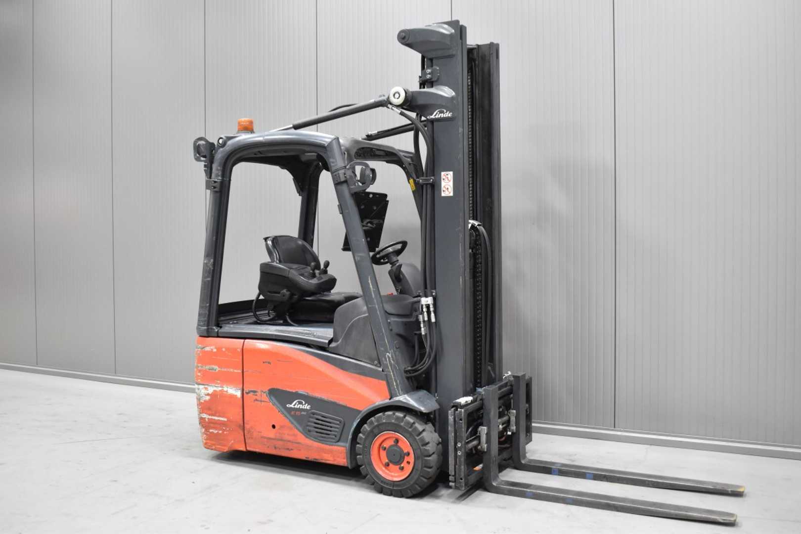 Used Forklift Linde E 15 - 02 /58840/ 3 ratų šakinis krautuvas (Image 1) Used Forklift Linde E 15 - 02 /58840/ 3 ratų šakinis krautuvas (Image 1)