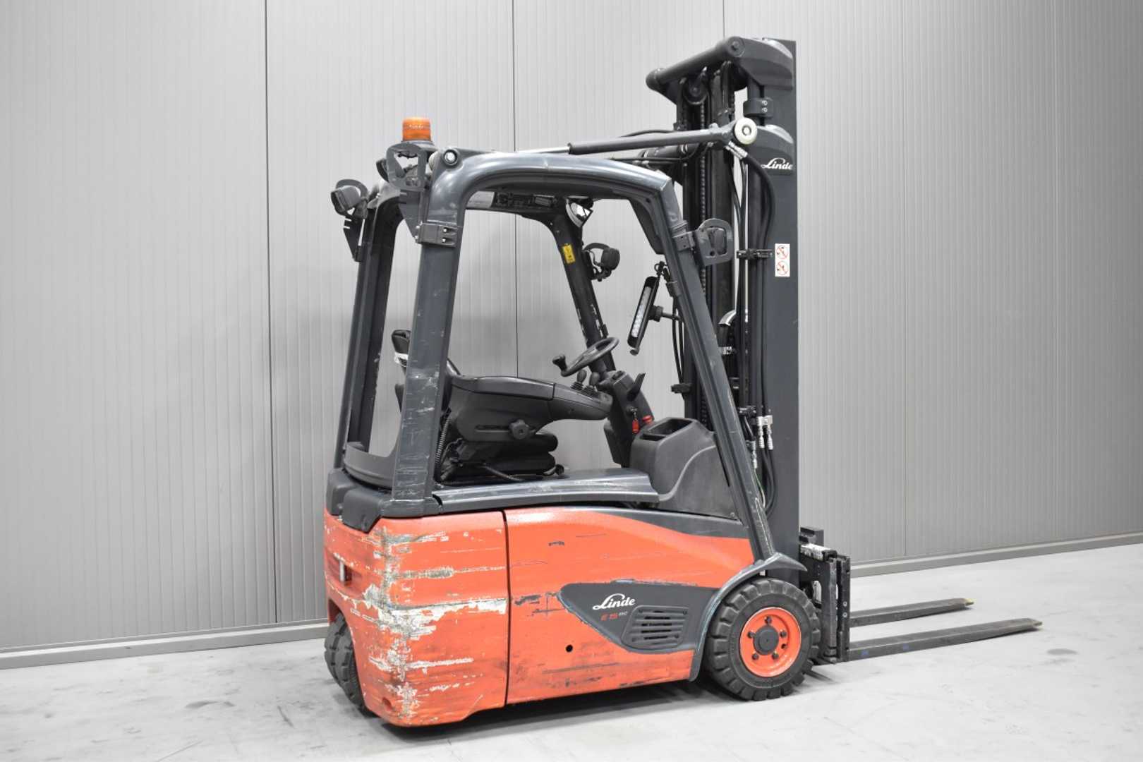 Used Forklift Linde E 15 - 02 /58840/ 3 ratų šakinis krautuvas (Image 4) Used Forklift Linde E 15 - 02 /58840/ 3 ratų šakinis krautuvas (Image 4)