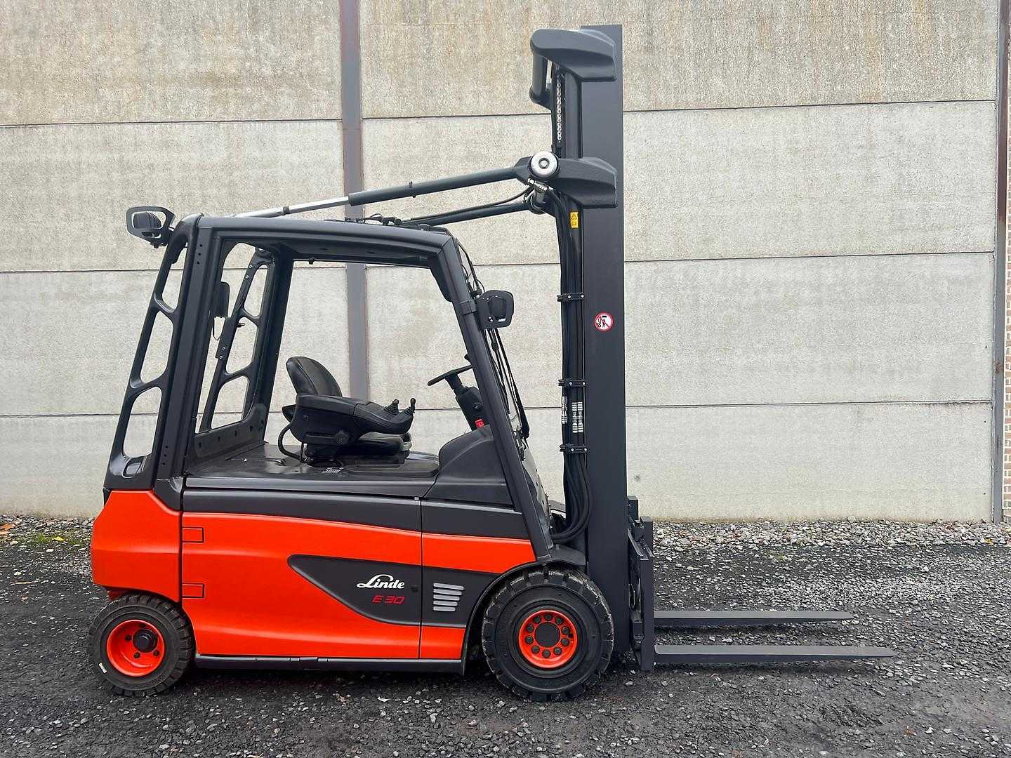 Used Forklift Linde E30L-01 3 ratų šakinis krautuvas (Image 2)