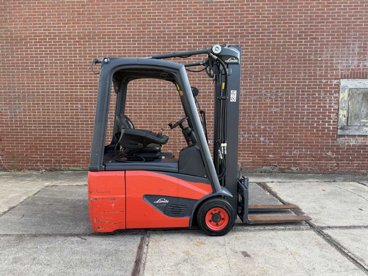 Used Forklift Linde E14-02 3 ratų šakinis krautuvas (Image 2)