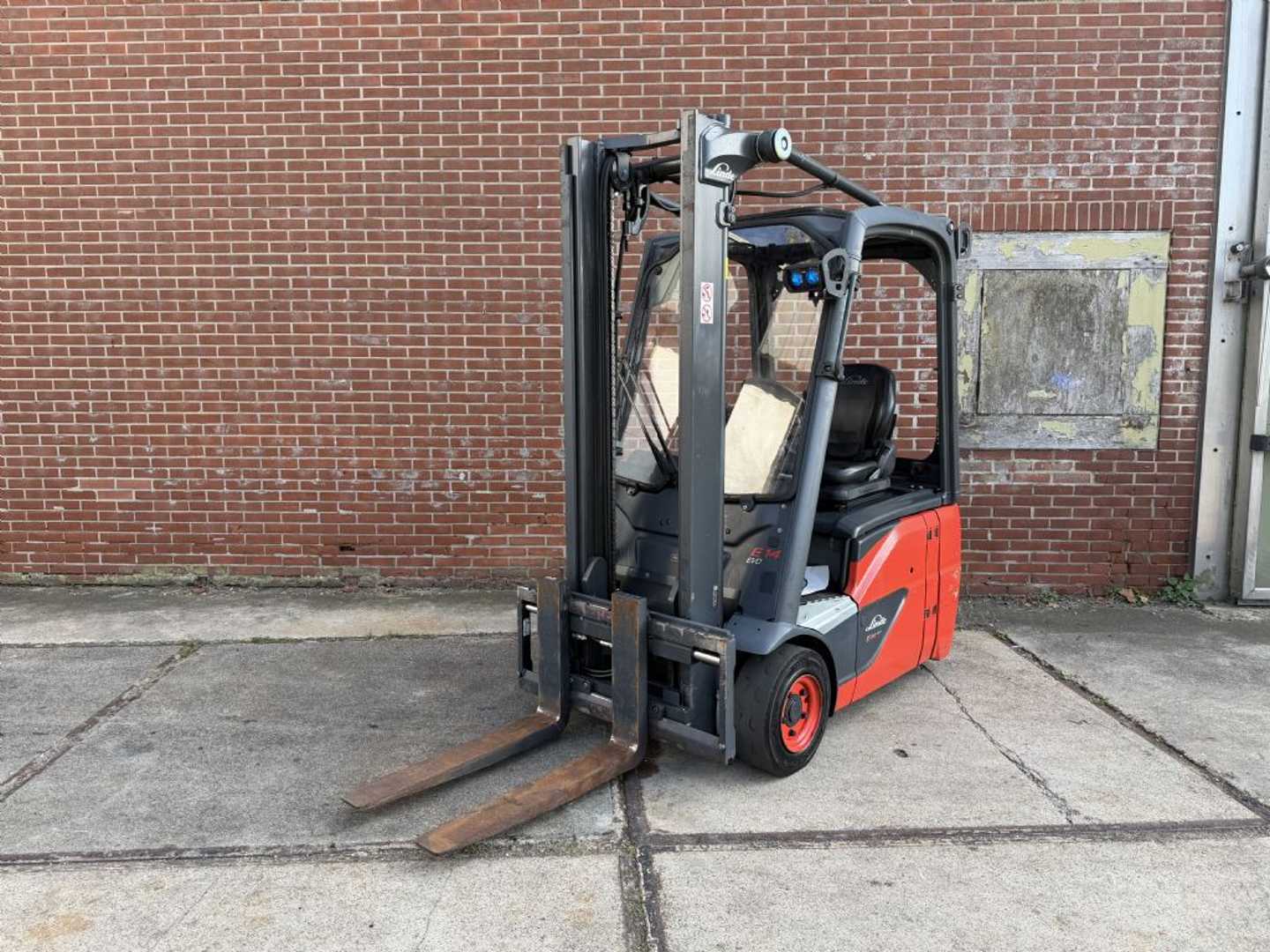 Used Forklift Linde E14-02 3 ratų šakinis krautuvas (Image 4)