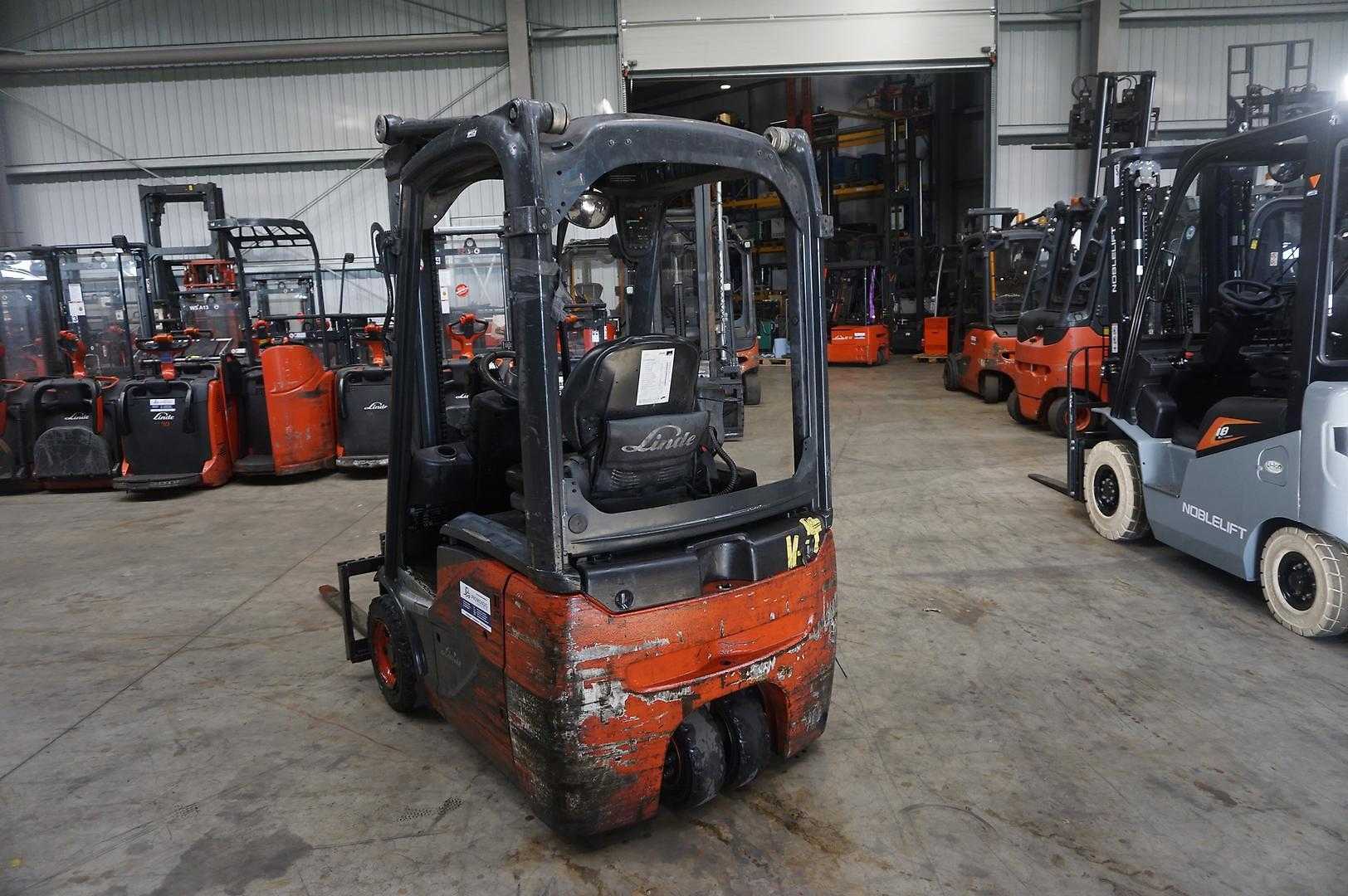 Used Forklift Linde E 12-02 - 2021er - 3.556 Stunden 3 ratų šakinis krautuvas (Image 4) Used Forklift Linde E 12-02 - 2021er - 3.556 Stunden 3 ratų šakinis krautuvas (Image 4)