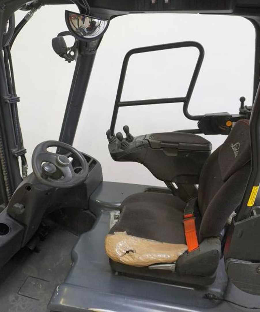 Used Forklift Linde E 16 EVO 386-02 3 ratų šakinis krautuvas (Image 3) Used Forklift Linde E 16 EVO 386-02 3 ratų šakinis krautuvas (Image 3)