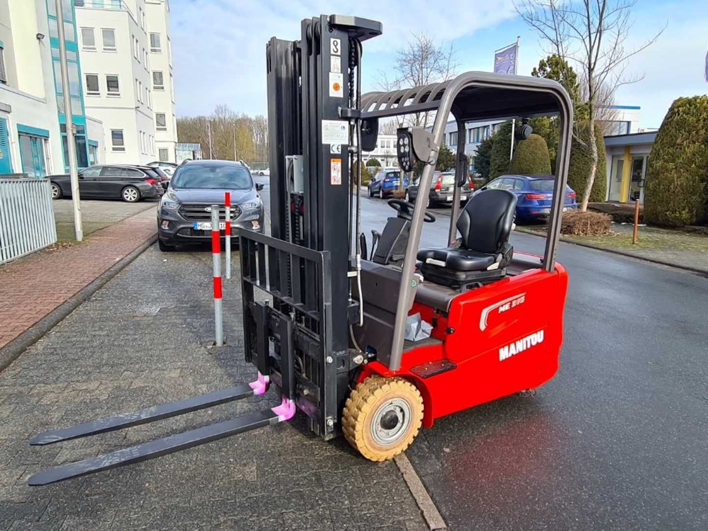 Used Forklift Manitou ME 316 4800Tripl 3 ratų šakinis krautuvas (Image 2) Used Forklift Manitou ME 316 4800Tripl 3 ratų šakinis krautuvas (Image 2)