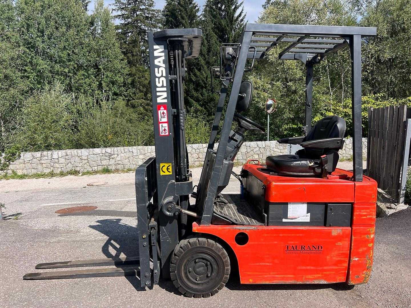 Used Forklift Nissan N01L13U - 4300mm 3 ratų šakinis krautuvas (Image 2) Used Forklift Nissan N01L13U - 4300mm 3 ratų šakinis krautuvas (Image 2)