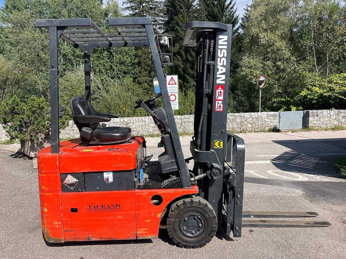 Used Forklift Nissan N01L13U - 4300mm 3 ratų šakinis krautuvas (Image 5) Used Forklift Nissan N01L13U - 4300mm 3 ratų šakinis krautuvas (Image 5)