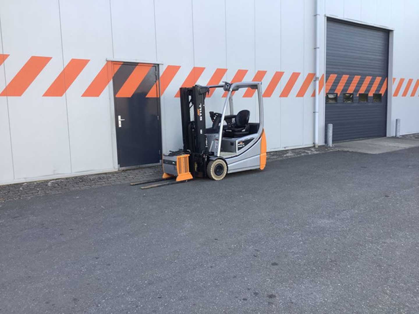 Used Forklift STILL RX20-16 3 ratų šakinis krautuvas (Image 5) Used Forklift STILL RX20-16 3 ratų šakinis krautuvas (Image 5)