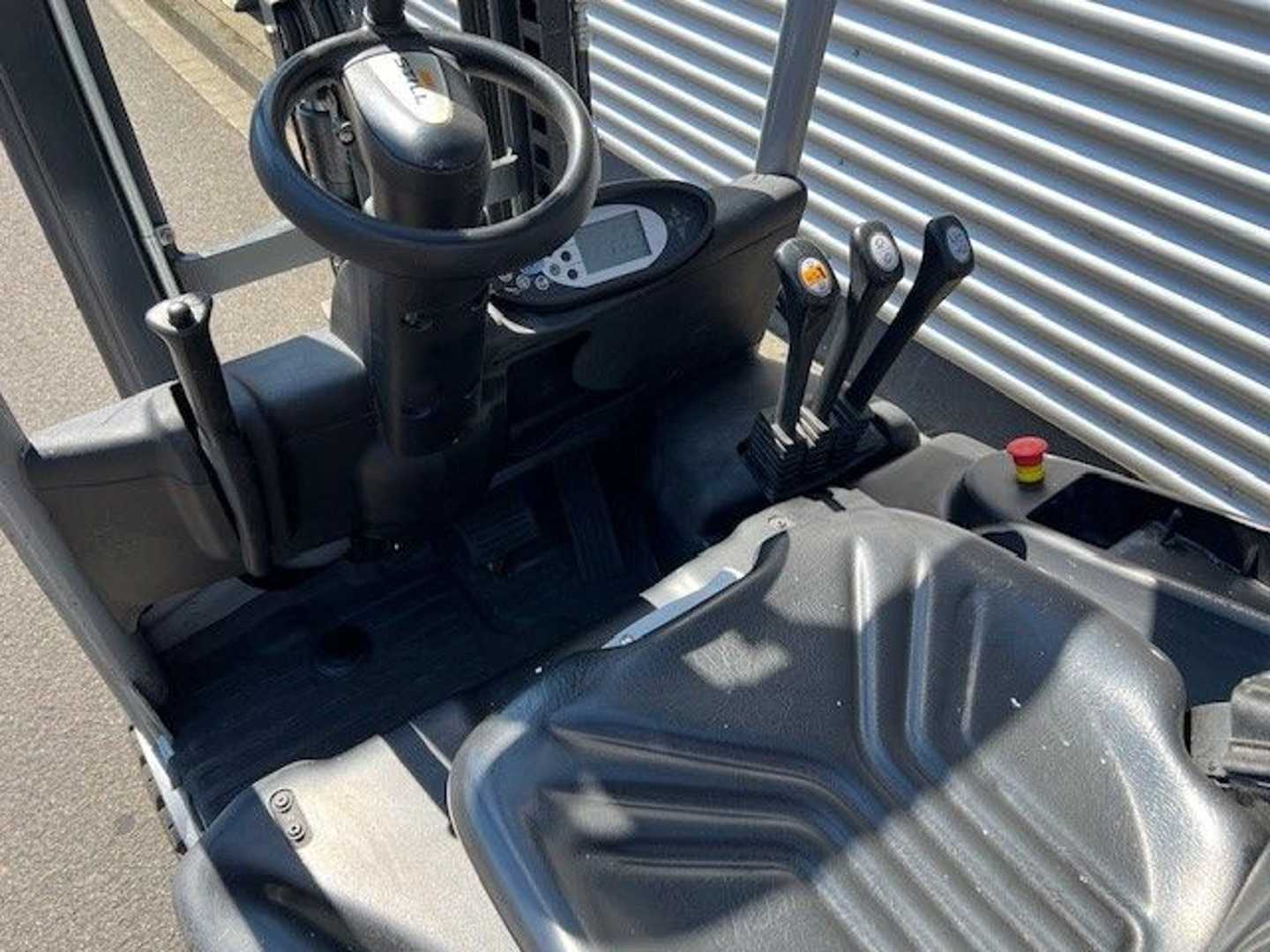 Used Forklift STILL RX50-16 Batterie 2022!!! 3 ratų šakinis krautuvas (Image 8) Used Forklift STILL RX50-16 Batterie 2022!!! 3 ratų šakinis krautuvas (Image 8)