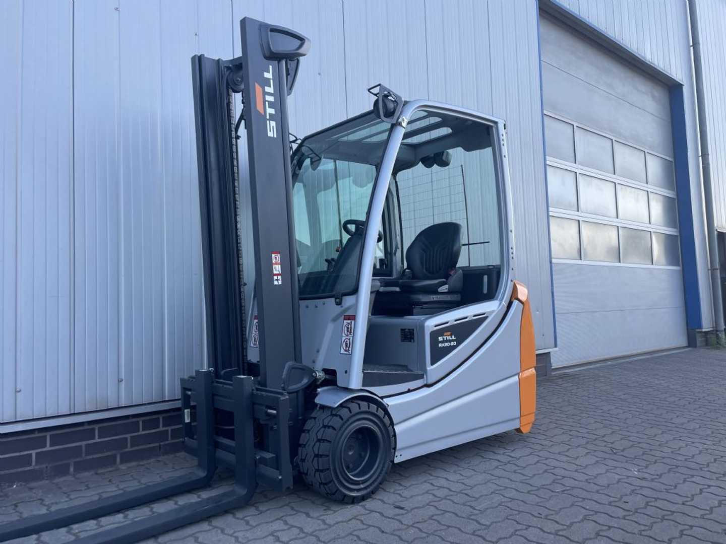 Used Forklift STILL RX20-20L | Batterie 80% 3 ratų šakinis krautuvas (Image 1) Used Forklift STILL RX20-20L | Batterie 80% 3 ratų šakinis krautuvas (Image 1)
