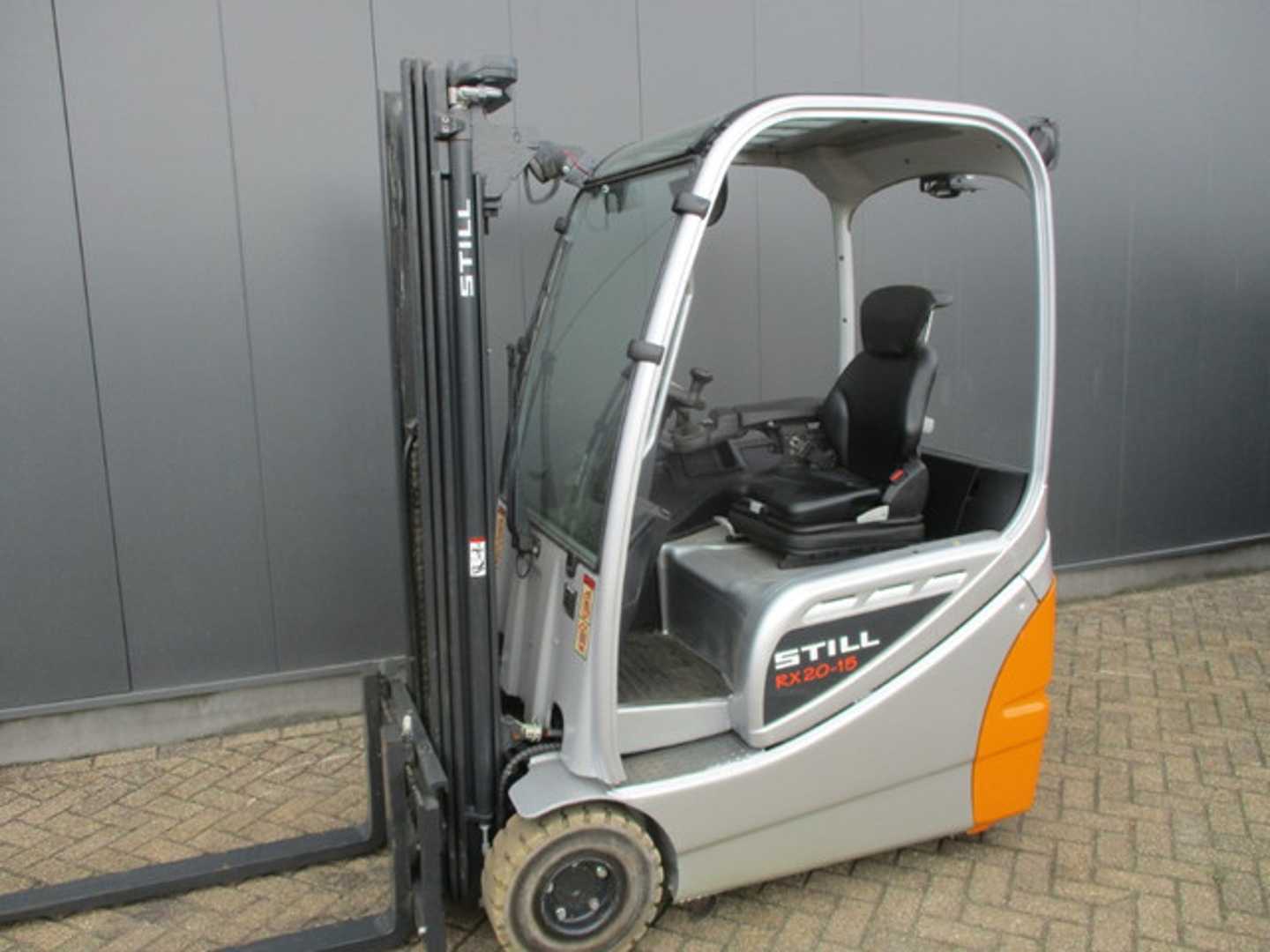 Used Forklift STILL RX20-15 3 ratų šakinis krautuvas (Image 2) Used Forklift STILL RX20-15 3 ratų šakinis krautuvas (Image 2)