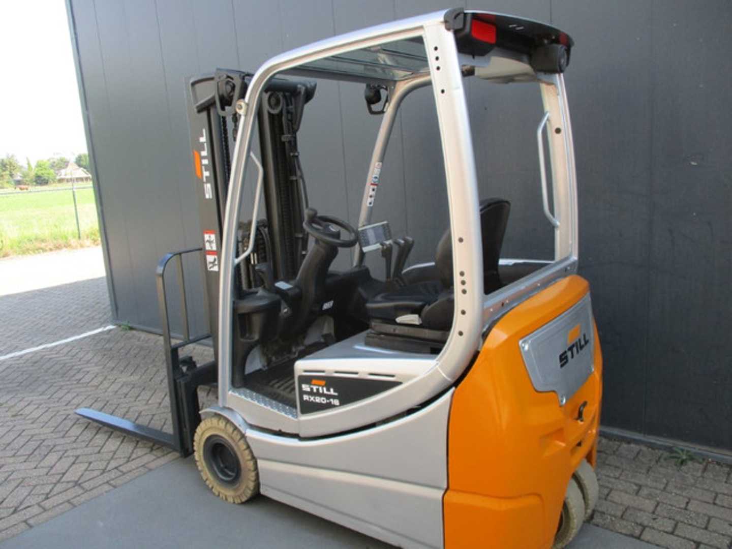 Used Forklift STILL RX20-16 3 ratų šakinis krautuvas (Image 3) Used Forklift STILL RX20-16 3 ratų šakinis krautuvas (Image 3)