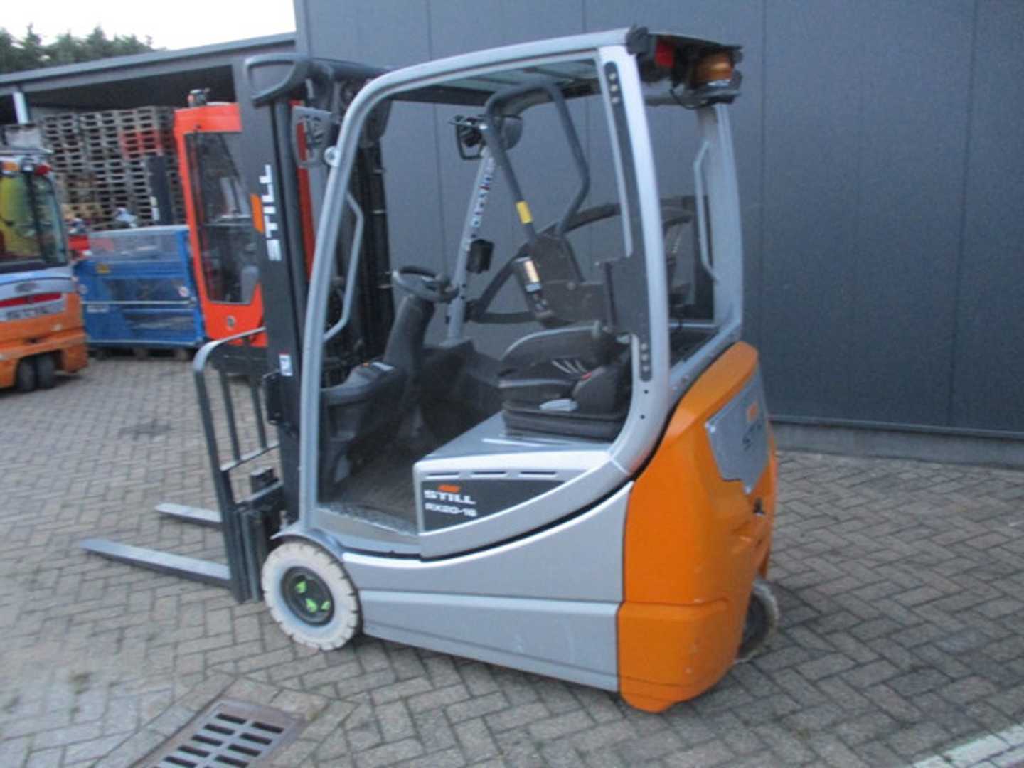 Used Forklift STILL RX20-16 3 ratų šakinis krautuvas (Image 3) Used Forklift STILL RX20-16 3 ratų šakinis krautuvas (Image 3)