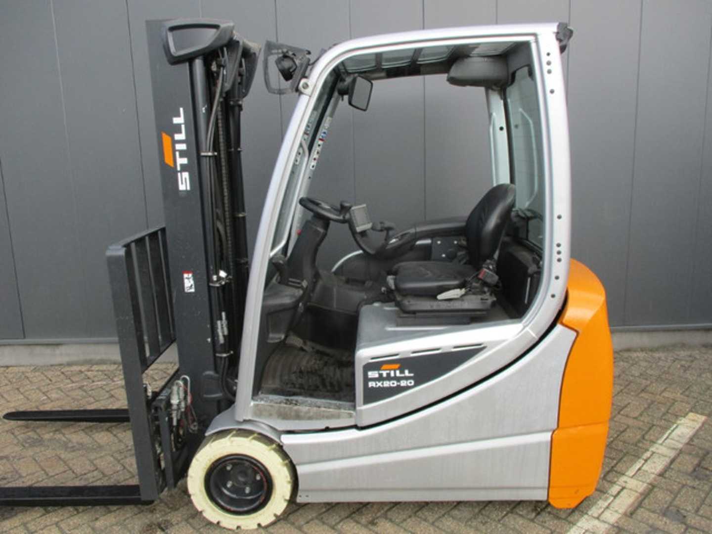 Used Forklift STILL RX20-20L 3 ratų šakinis krautuvas (Image 1) Used Forklift STILL RX20-20L 3 ratų šakinis krautuvas (Image 1)