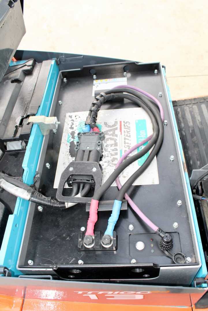 Used Forklift Toyota 7FBEST13 LI-ION 3 ratų šakinis krautuvas (Image 9) Used Forklift Toyota 7FBEST13 LI-ION 3 ratų šakinis krautuvas (Image 9)
