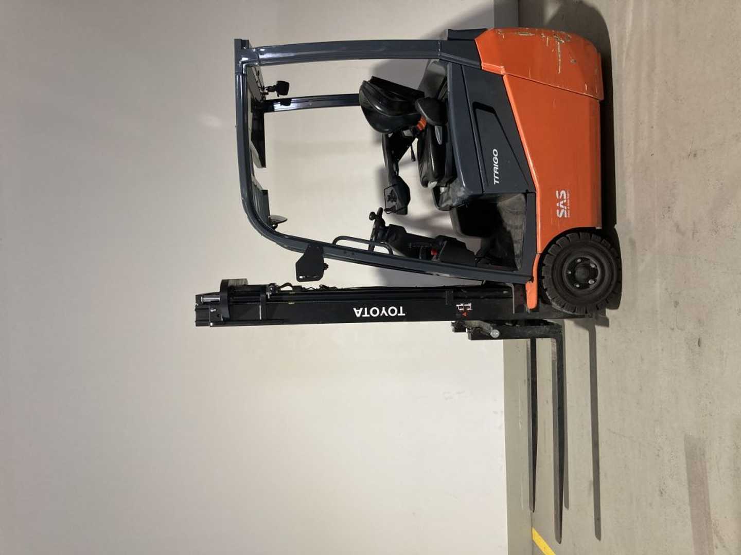 Used Forklift Toyota 8FBES15T 3 ratų šakinis krautuvas (Image 1) Used Forklift Toyota 8FBES15T 3 ratų šakinis krautuvas (Image 1)