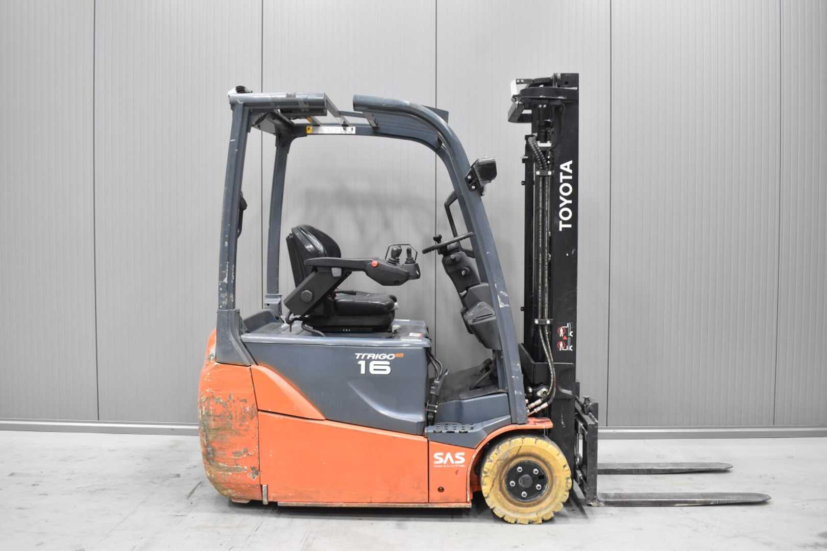 Used Forklift Toyota 8FBET16 /58014/ 3 ratų šakinis krautuvas (Image 3) Used Forklift Toyota 8FBET16 /58014/ 3 ratų šakinis krautuvas (Image 3)