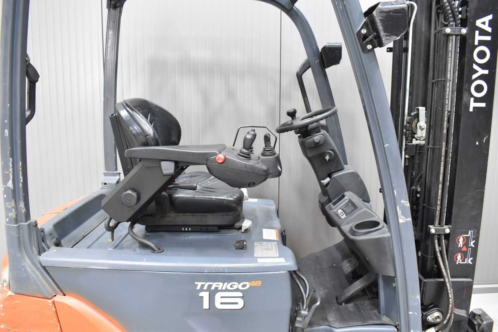 Used Forklift Toyota 8FBET16 /58014/ 3 ratų šakinis krautuvas (Image 5) Used Forklift Toyota 8FBET16 /58014/ 3 ratų šakinis krautuvas (Image 5)